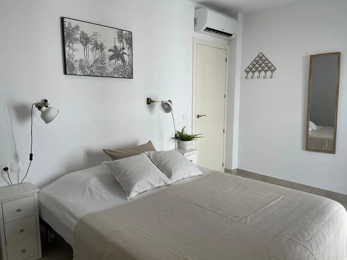 別荘 New Townhouse In The Heart Of Nerja With Jacuzziヴィラ スペイン