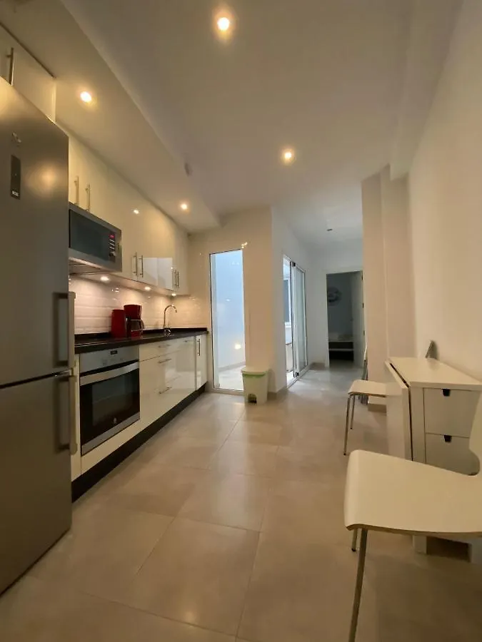 New Townhouse In The Heart Of Nerja With Jacuzziヴィラ